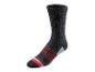 Des chaussettes noires avec des rayures rouges de Parkside.