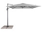 Un parasol déporté gris avec un pied carré.