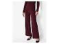 Pantalon large bordeaux pailleté et haut assorti