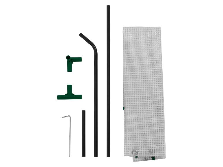 Composants de serre: bâche de couverture, tubes métalliques et connecteurs verts.