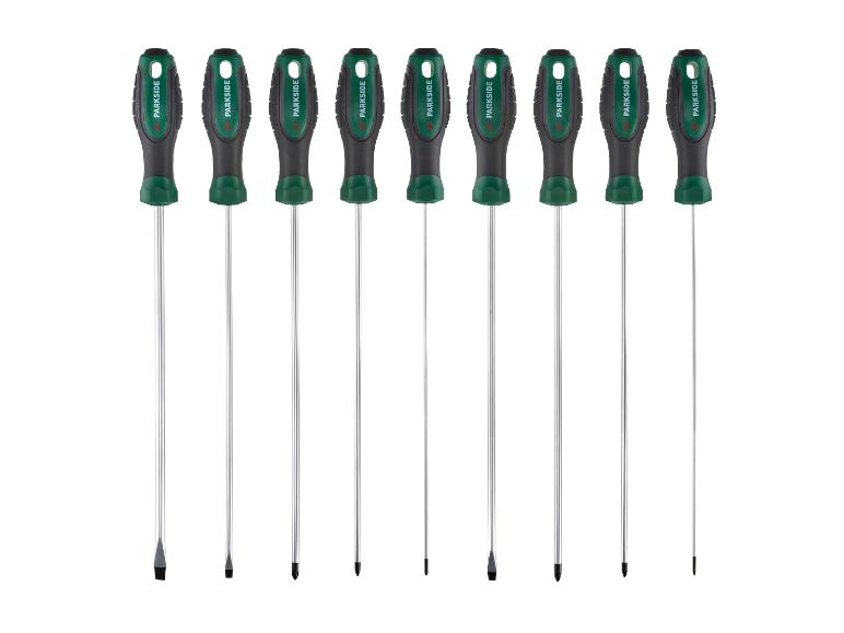 Neuf tournevis avec des manches verts et noirs et différentes pointes.