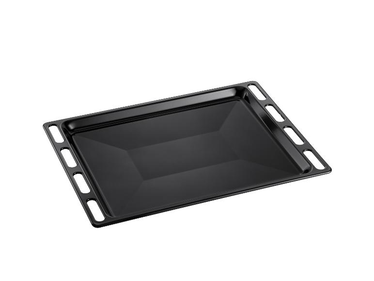 Plaque de cuisson noire avec bords perforés