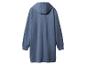 Vue arrière d'une robe sweat à capuche bleue à manches longues.