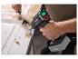 Homme décapant de la peinture avec un décapeur thermique sans fil PARKSIDE PERFORMANCE® PPHLGA 20-Li.