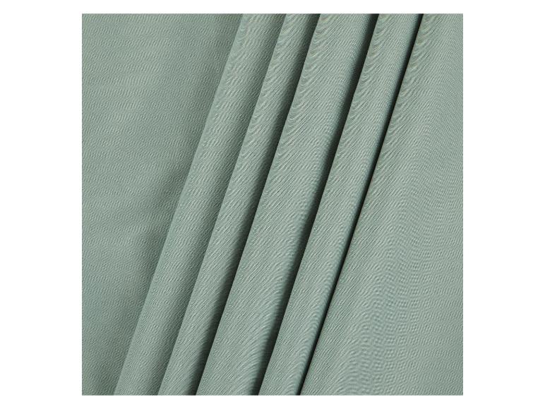 Tissu doux, gris-vert.