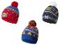 Trois bonnets tricotés Lidl avec pompons et motifs de Noël.