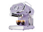 Machine à expresso de couleur lilas SilverCrest avec deux tasses de café.
