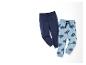 Deux pantalons de garçon: un bleu foncé et un bleu clair avec un imprimé de voitures.