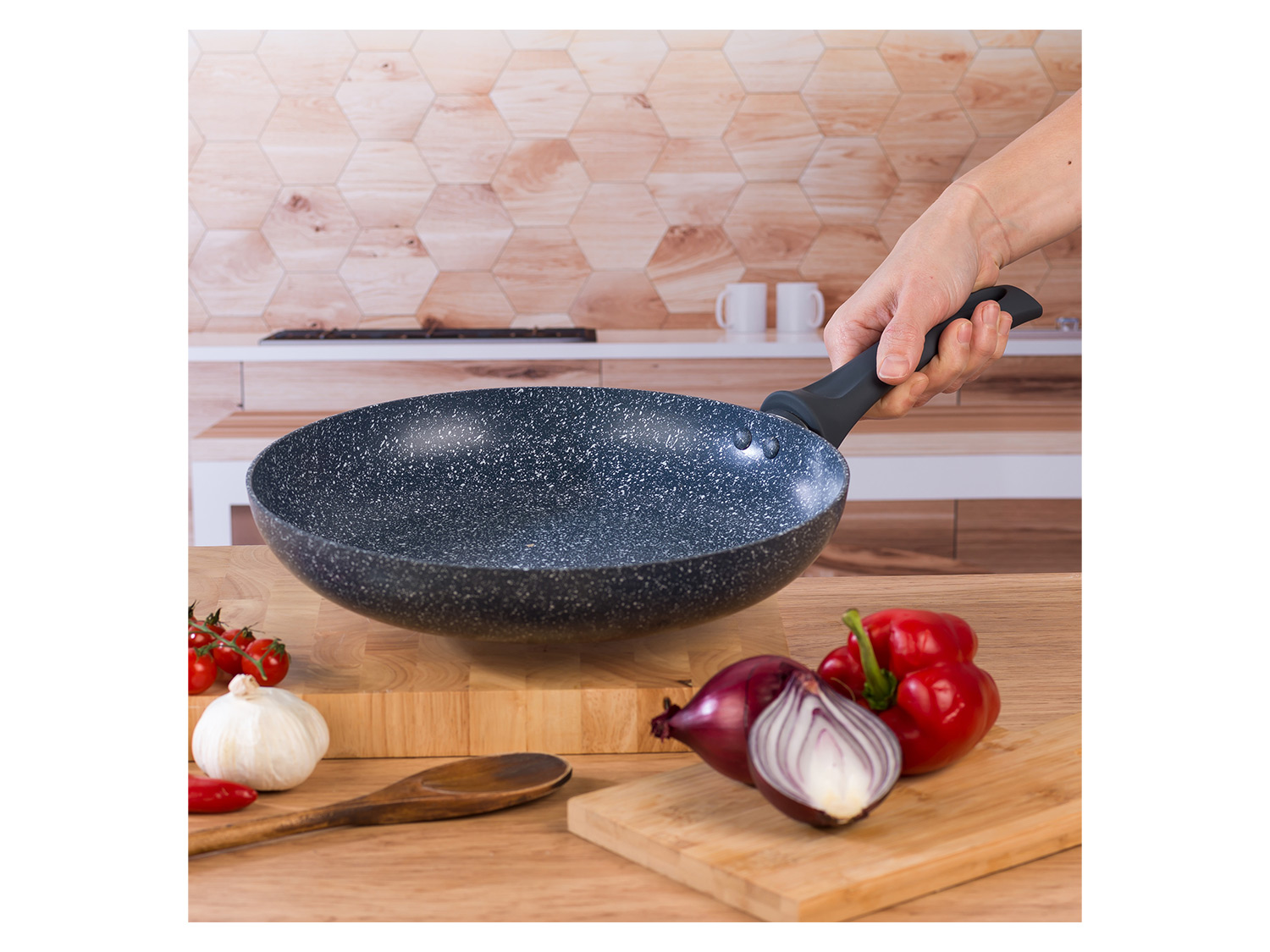 Russell Hobbs Wok, casserole à manche, sauteuse ou casserole, Aluminium Nightfall Collection Blue Marble  (poêle, 28cm)