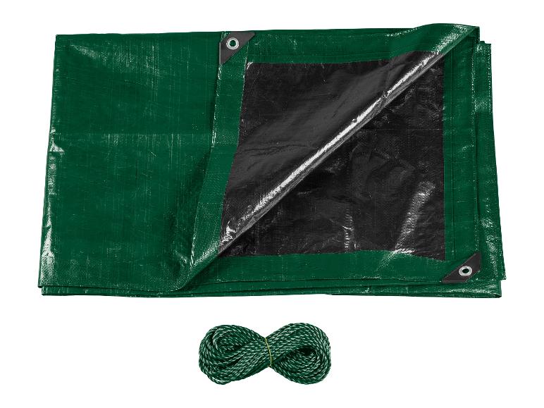 Bâche verte avec corde pour usage extérieur.