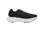 Chaussure de sport noire avec semelle blanche épaisse, lacets blancs et noirs.