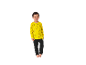 Garçon en pyjama jaune à manches longues et pantalon long