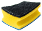 Éponge à récurer jaune et noire avec une base bleue pour le nettoyage.