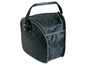 Un sac noir rectangulaire avec une poignée.