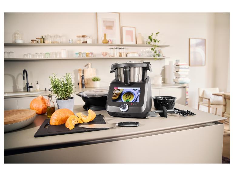 Robot culinaire Monsieur Cuisine Smart, légumes et accessoires de cuisine.