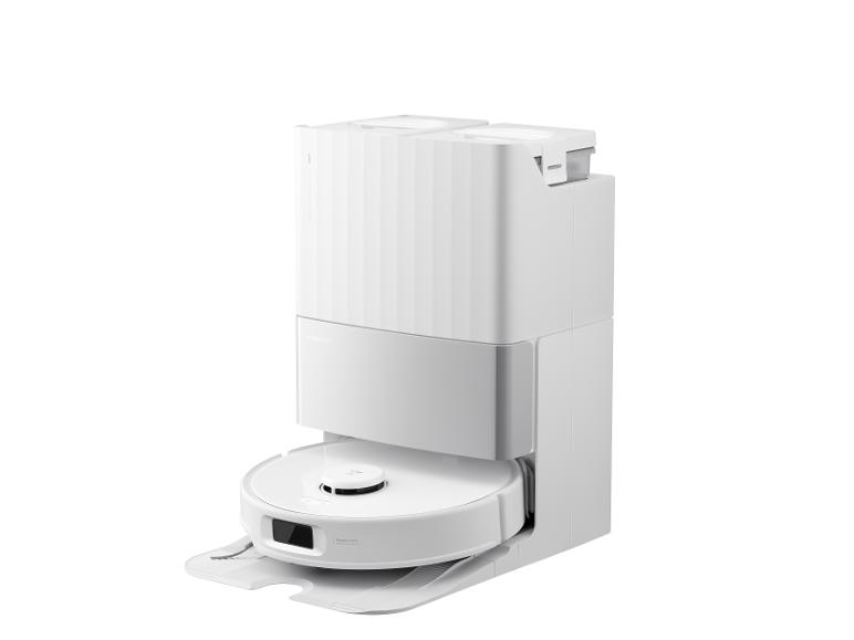 Aspirateur robot et laveur Roborock Qrevo Edge 5V1 blanc avec sa station de charge.