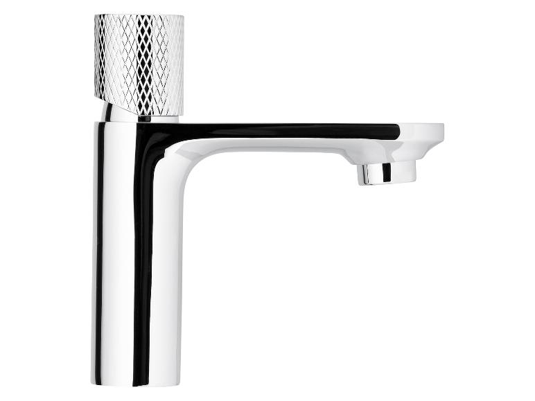 Robinet de salle de bain moderne et minimaliste.