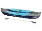 Kayak gonflable Crivit bleu et gris avec pagaies.