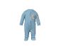 Pyjama bébé bleu à fermeture éclair avec un ours en peluche endormi sur une lune.