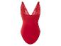 Un body rouge avec des détails en dentelle.
