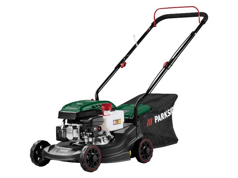 Tondeuse à gazon thermique avec bac de ramassage noir et détails rouges.