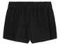 Shorts noirs avec une taille élastique.