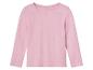 Un t-shirt rose à manches longues.