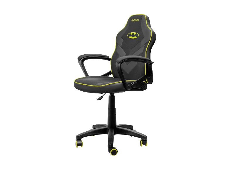 Chaise de bureau noire et jaune avec un logo de chauve-souris sur le dossier