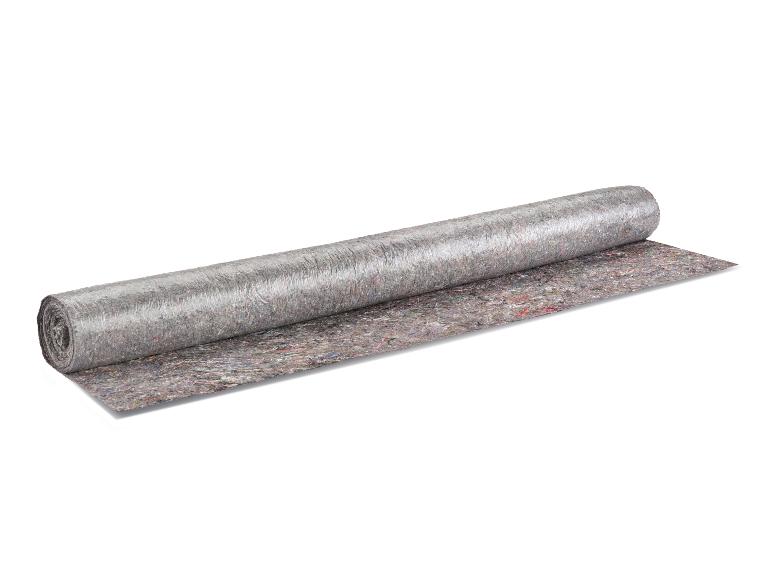 Un rouleau de sous-couche de tapis