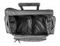 Sac de voyage gris à roulettes avec intérieur ouvert et poignées extensibles