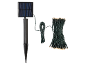 Guirlande lumineuse solaire avec panneau solaire et piquet de terre.