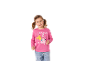 Fillette portant un t-shirt rose à manches longues avec un motif de dessin animé
