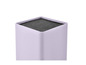 Porte-couteaux lilas avec mousse noire.