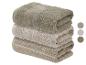 Pile de trois serviettes en coton avec motif de feuilles dans des tons beige et olive.