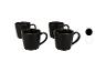 Lot de quatre tasses à café noires avec anses, avec options de couleur noire et blanche.