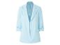 Blazer bleu clair pour femme, manches trois quarts.