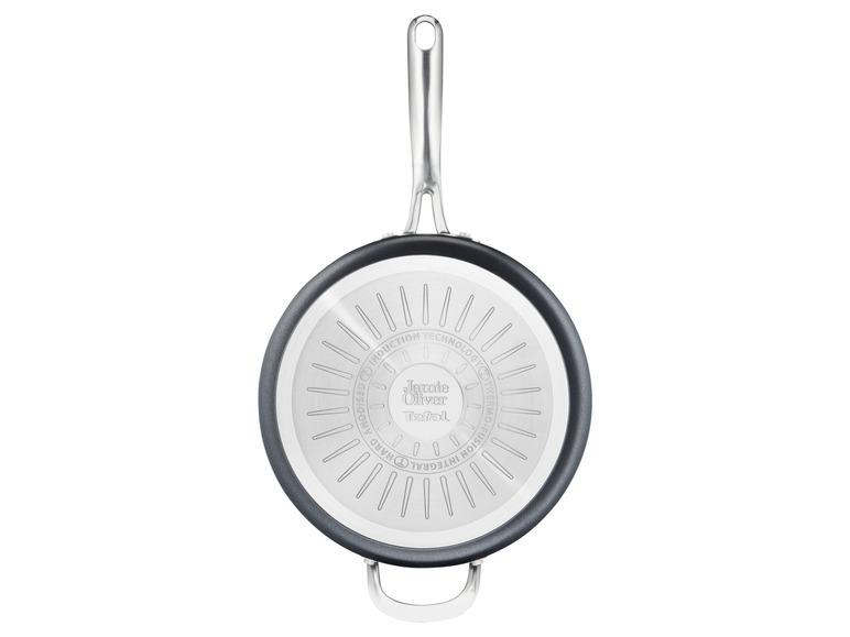 Une poêle Jamie Oliver Tefal avec un fond d'induction.