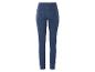 Jeans slim bleu foncé pour femmes.