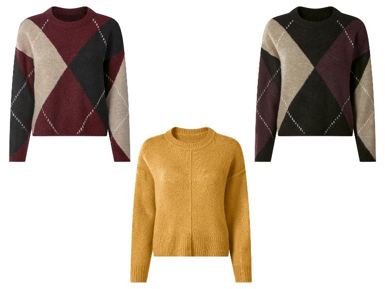 Deux pulls argyle et un pull jaune uni.