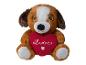 Un chien en peluche tenant un cœur rouge avec l'inscription 'Love'