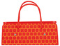 Sac rouge avec un toit en pente et des anses en corde.