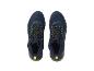 Deux paires de chaussures de randonnée bleues avec des lacets jaunes.