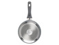 Une poêle grise avec le logo Russell Hobbs.