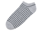 Chaussette courte grise à rayures noires.
