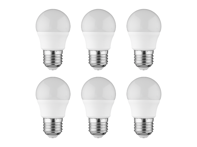Six ampoules LED blanches sur fond blanc.