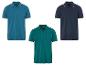 Trois polos : bleu sarcelle, marine et vert foncé.