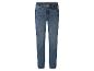 Jean bleu coupe droite avec poches et bouton.