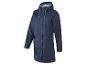Un imperméable bleu marine à capuche.