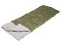 Sac de couchage vert olive, ouvert, prêt pour le camping.