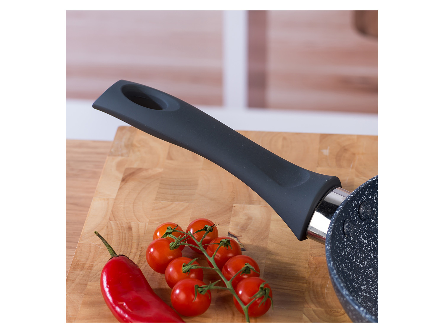 Russell Hobbs Wok, casserole à manche, sauteuse ou casserole, Aluminium Nightfall Collection Blue Marble  (poêle, 20 cm)